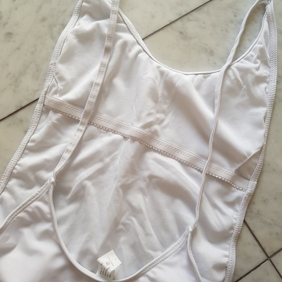 New Sexy Backless One Piece Swimsuit MEDIUM - Picture 5 of 6